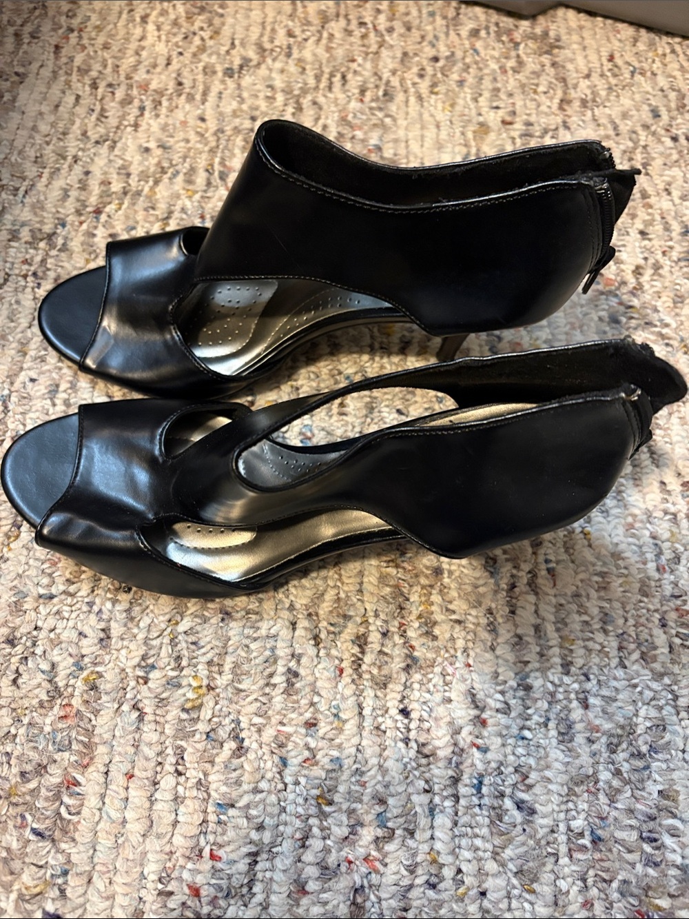dexflex comfort Black Open-Toe Back-Zip Heels